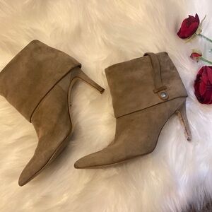 👢Calvin Klein Ankle Suede booties